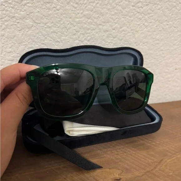 Gucci Emerald Green Sunglasses Gucci Geometric Sunglasses GG0956S 001 Black/Green 54mm 956  main image 4